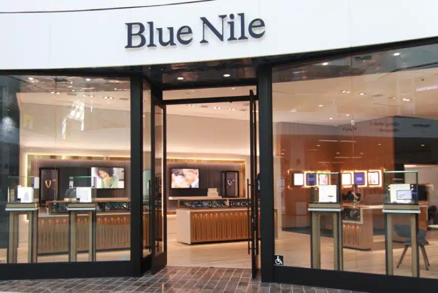 Blue Nile Roseville Galleria showroom in Roseville